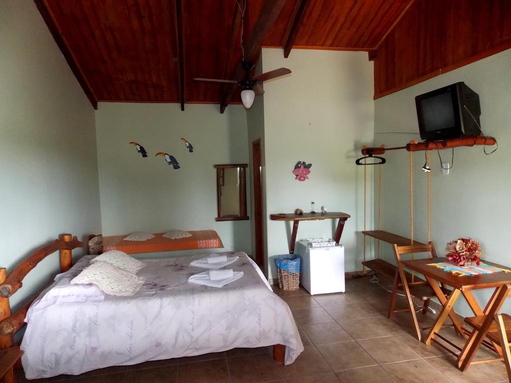 Pousada Vila Dos Ipes カバルカンテ 部屋 写真